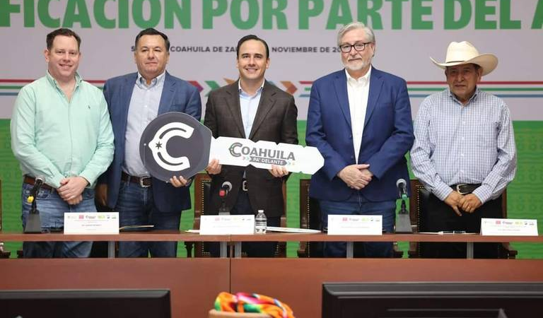 Reitera Manolo su compromiso con la ganadería de Coahuila